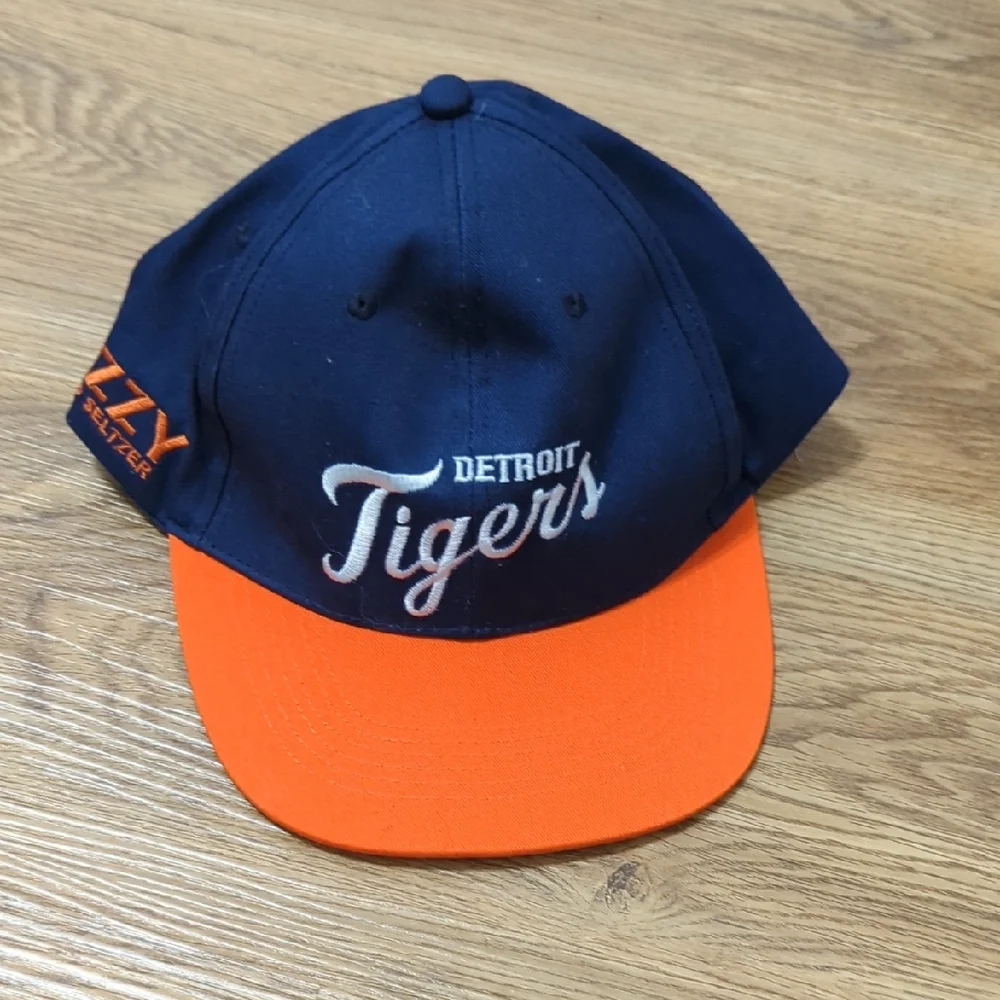 Genuine Merchandise Detroit Tigers Hat - Navy and Orange